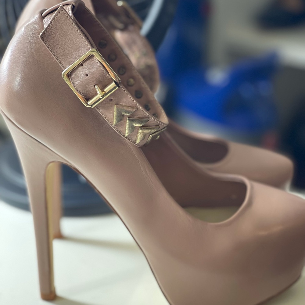 Steve Madden 👠 High Heels Nude color